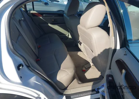 2011 Lincoln Town Car Signature Limited z USA, uszkodzony, nr VIN 2LNBL8CV4BX752533